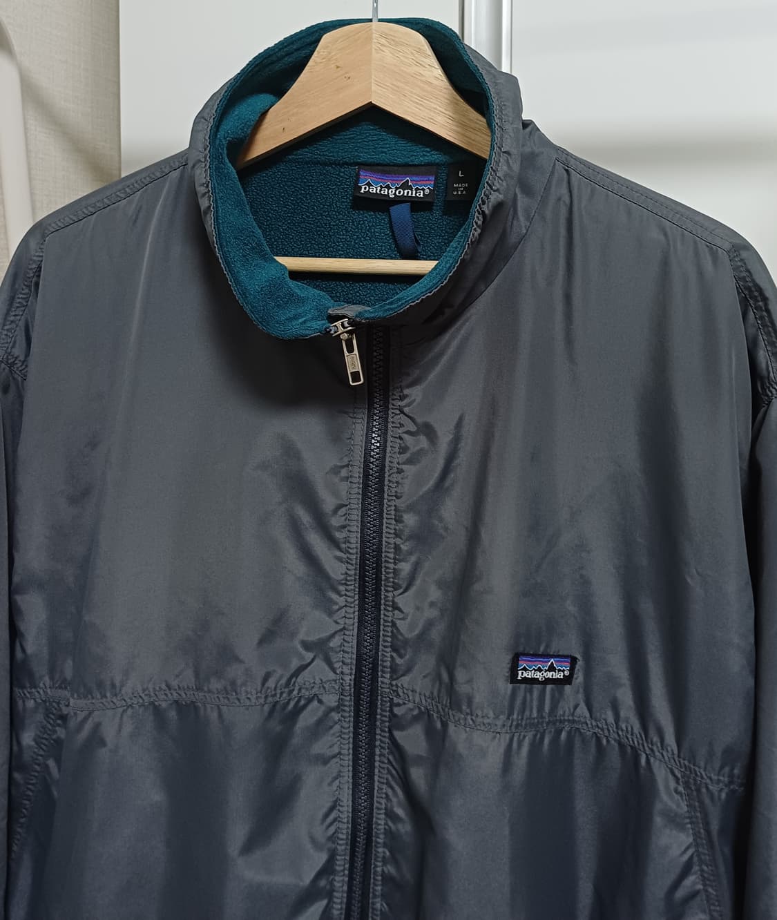 🇺🇸 파타고니아 쉘드 신칠라 봄버 자켓 - 그레이 상품이미지2