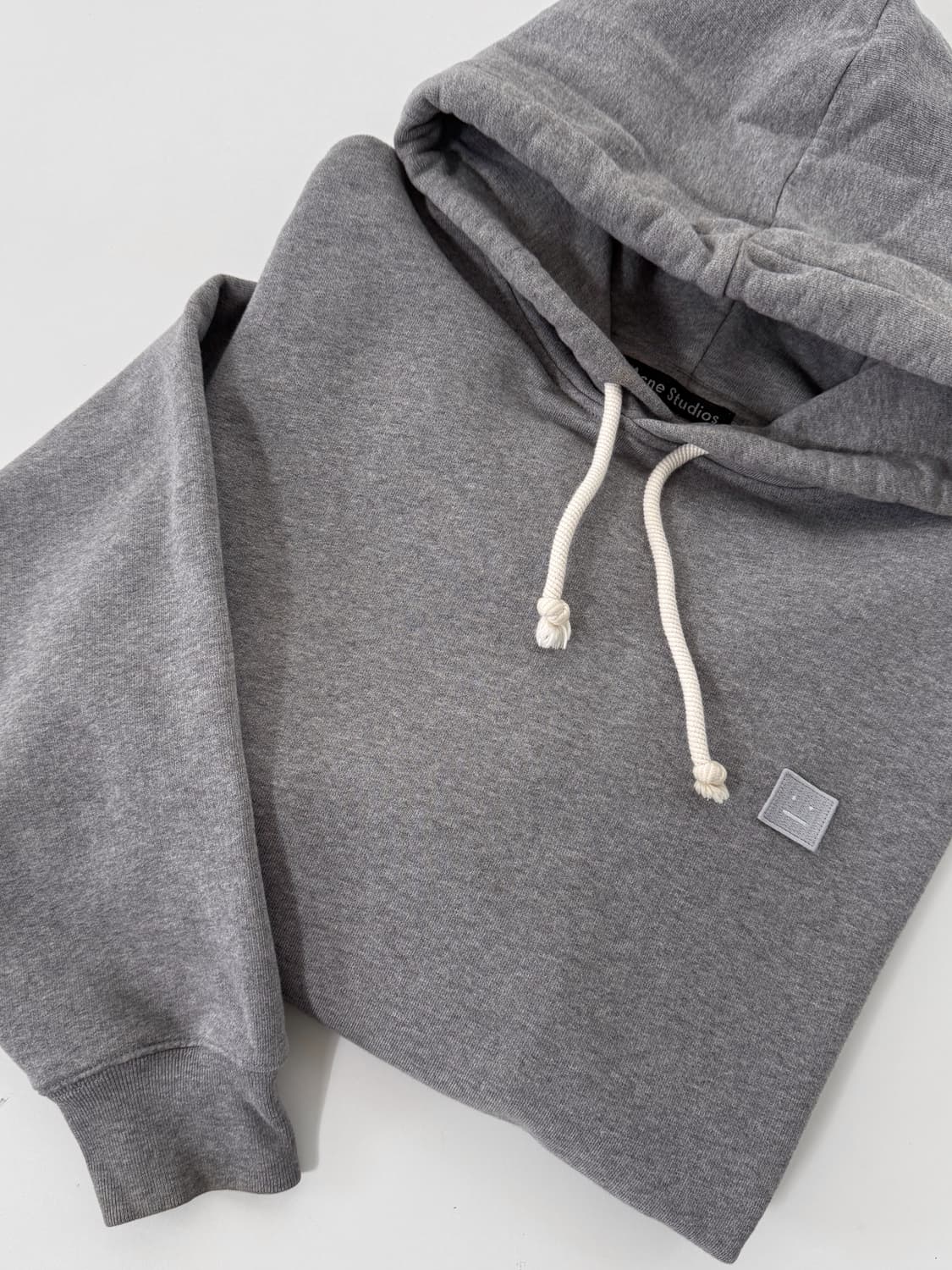 아크네스튜디오 오버사이즈 멜란지 그레이 페이스 패치 로고 스웻 후드 상품이미지2