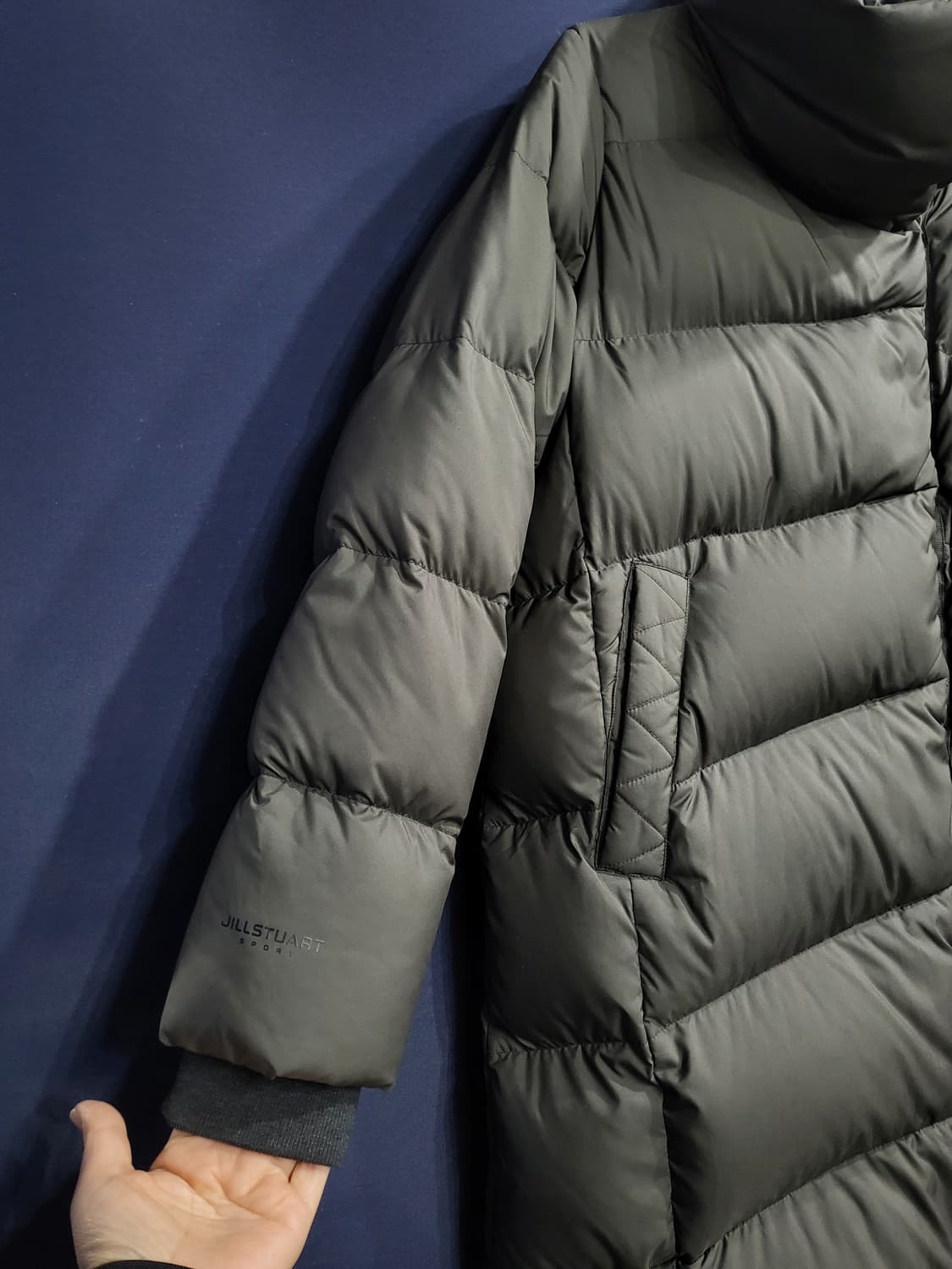 질스튜어트 다운 넥 롱패딩 상품이미지3