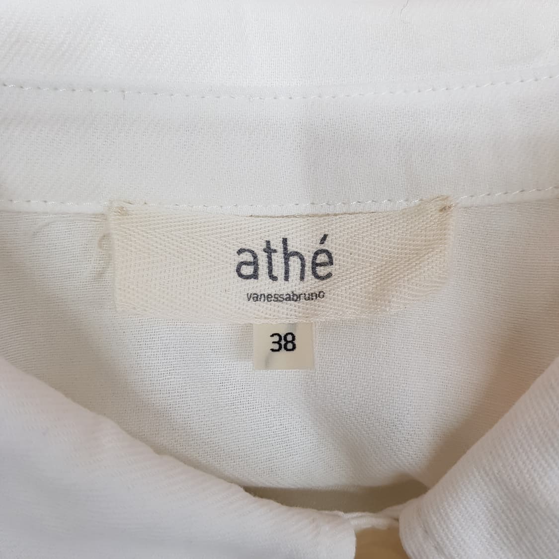 아떼(Athe) 2024 린넨 혼방 포켓 배색 반팔 블라우스 38사이즈 상품이미지7