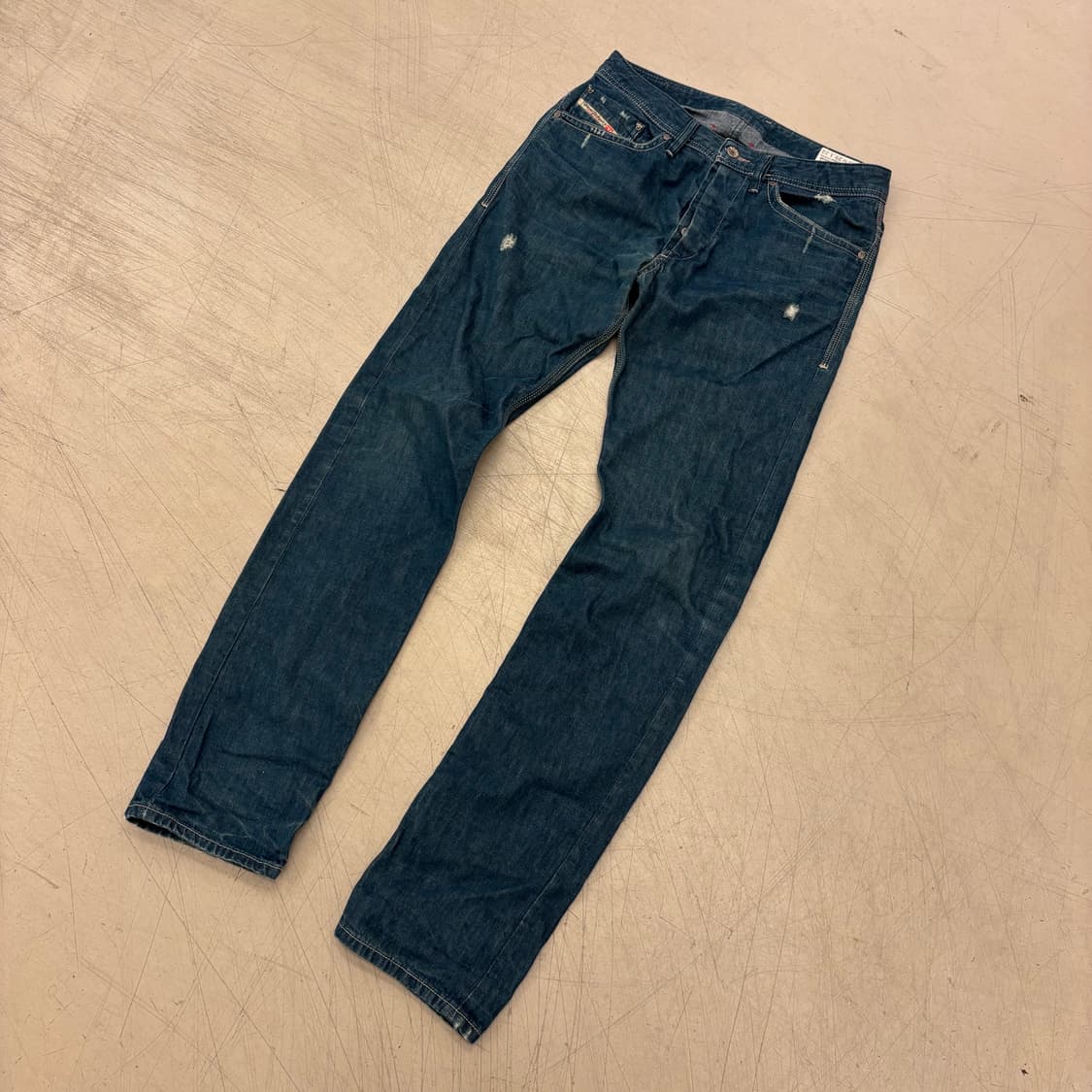 디젤 워싱 데미지 데님 팬츠 상품이미지3