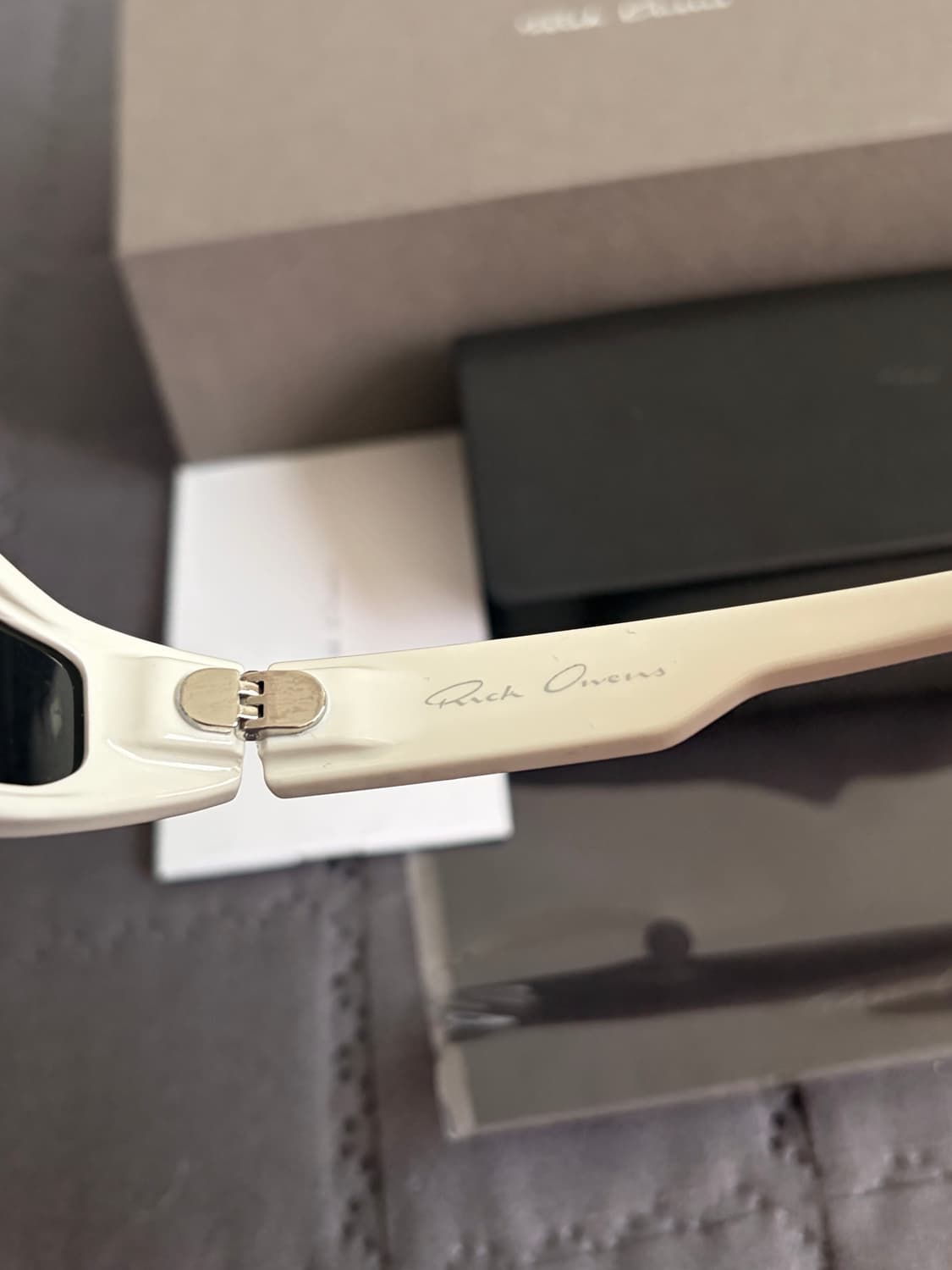 RICK OWENS FOG SUNGLASSES WHITE 상품이미지2