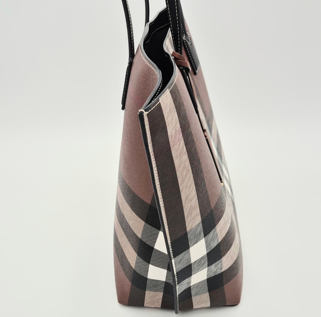 버버리 체크 쇼퍼 토트백
(Burberry Check Tote Bag)
 상품이미지3