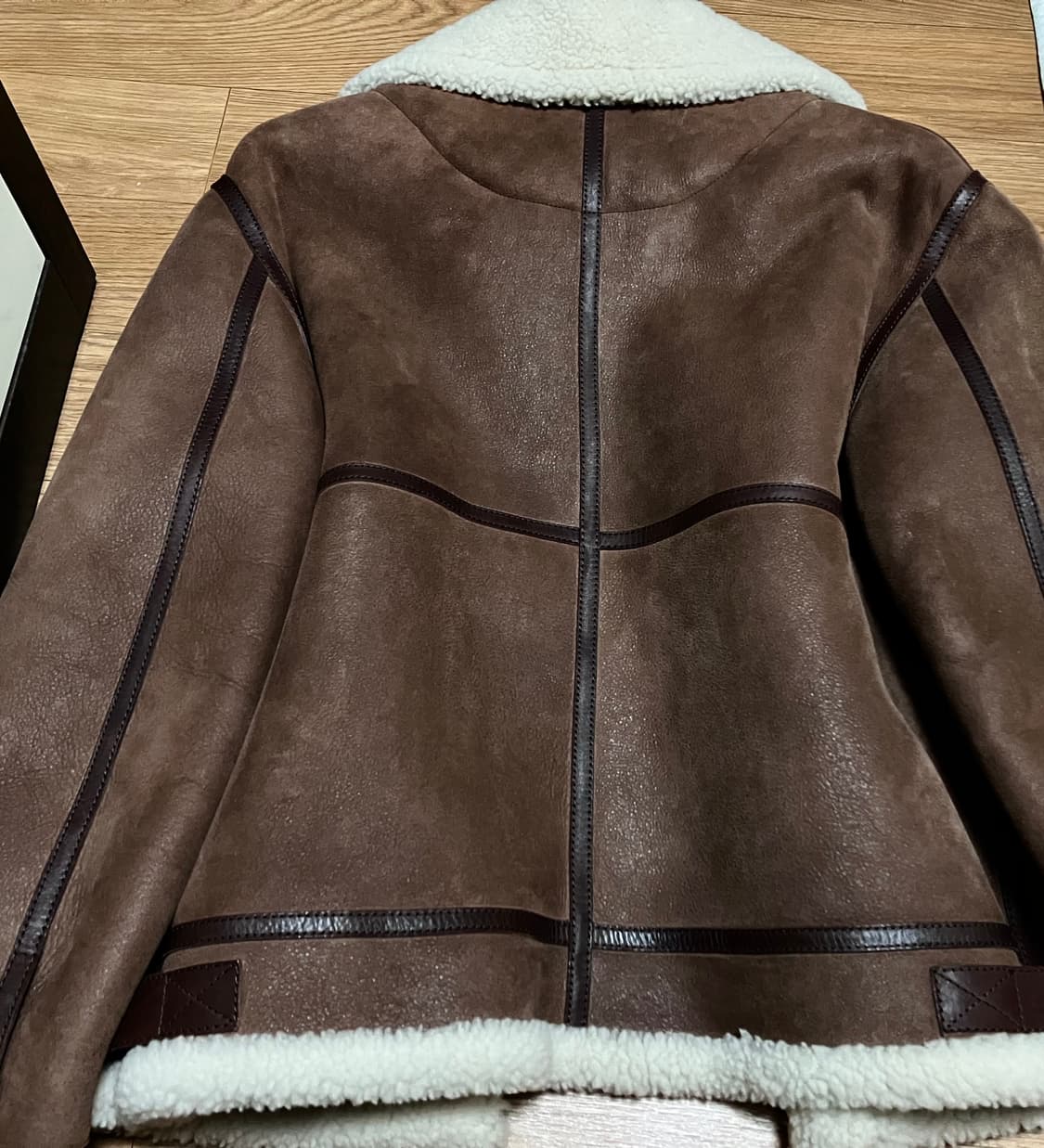 로에베 무스탕 시어링 자켓 상품이미지5