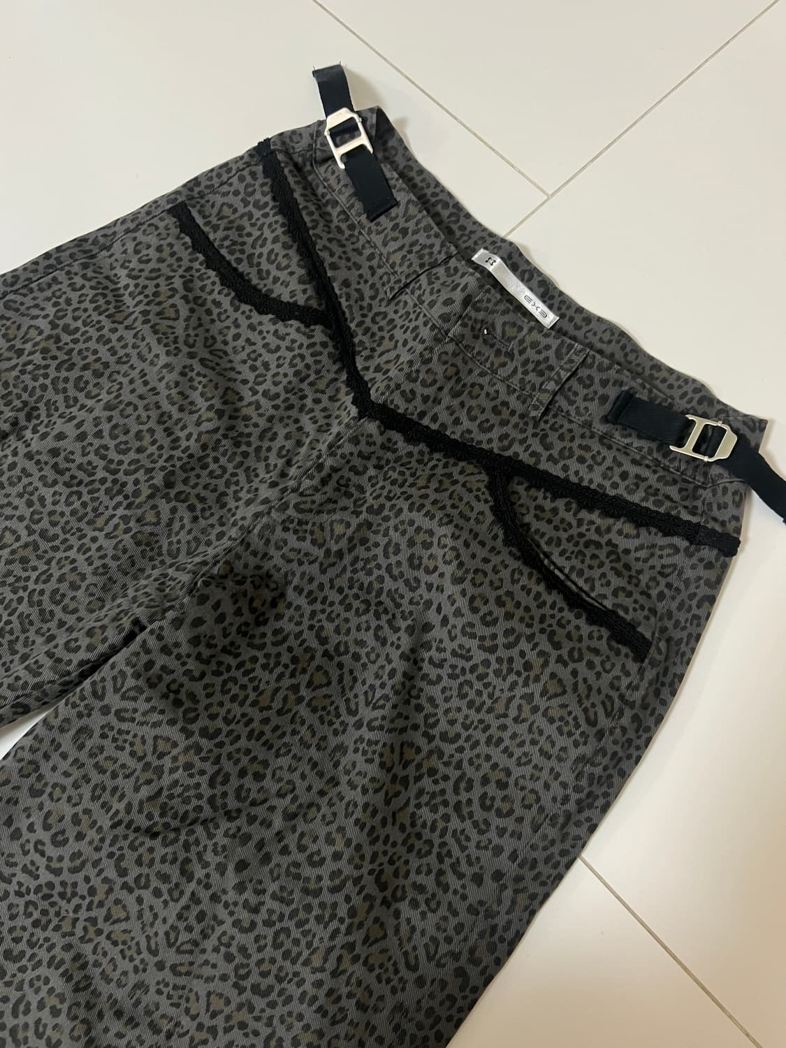 셋업이엑스이-LEOPARD LACE PANTS / CHARCOAL 상품이미지1