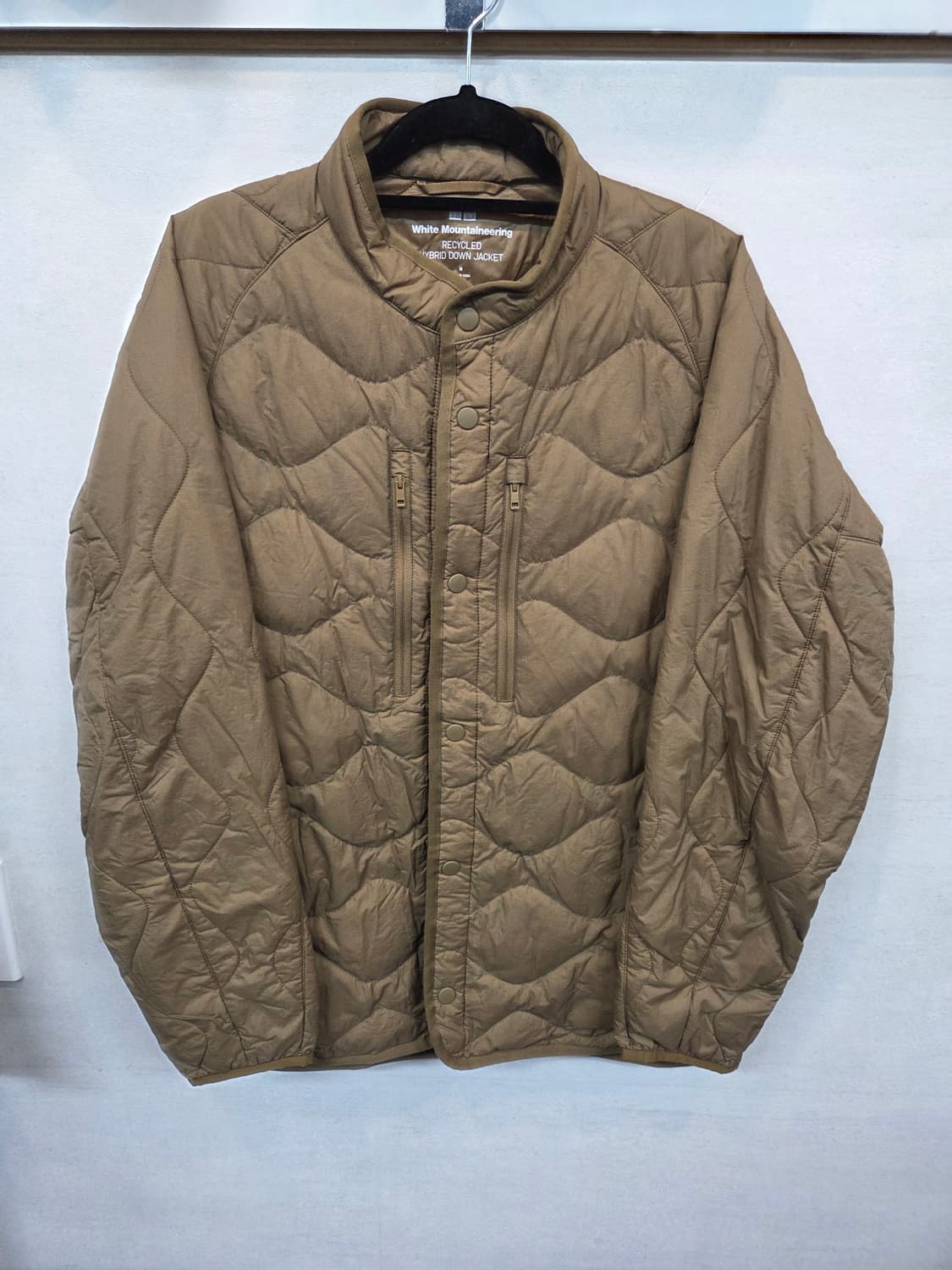 유니클로 화이트마운티니어링 리사이클 하이브리드 다운 자켓 m 상품이미지1