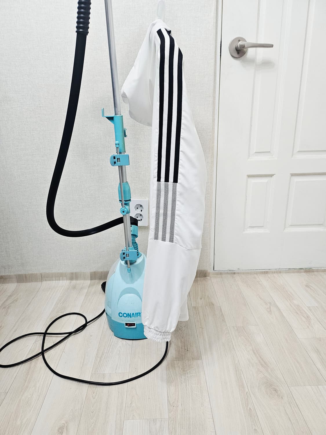 (95)M ☆초대장급☆ 아디다스 에센셜 [흰검] 우븐 바람막이 상품이미지5