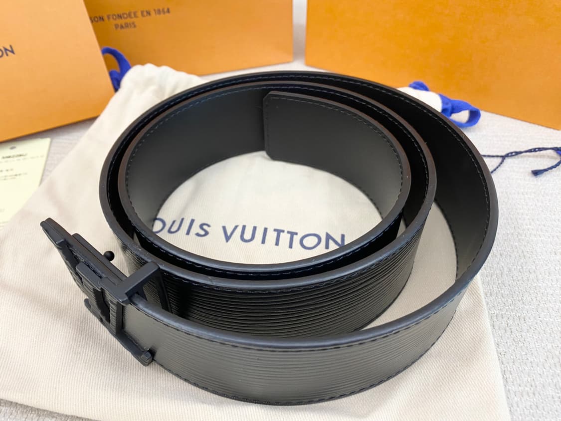 루이비통 LV 이니셜 벨트 에삐 블랙 벨트 90 사이즈(컨디션굿) 상품이미지4