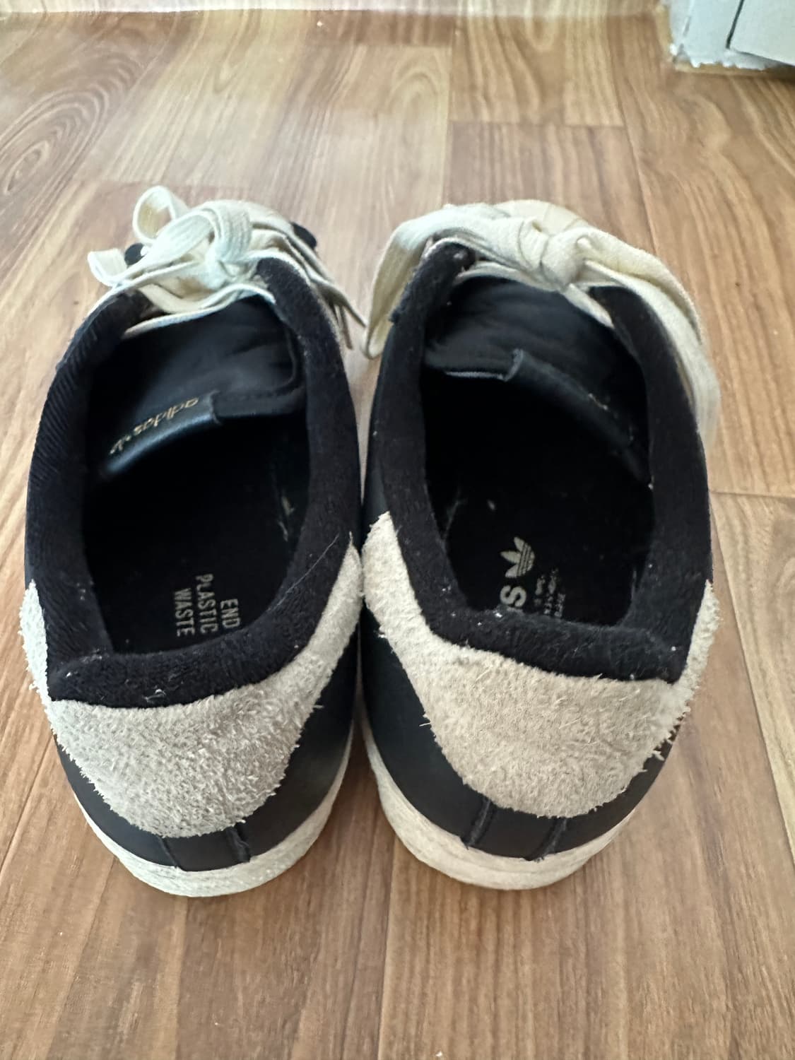 아디다스 슈퍼스타 82 블랙 화이트 240 상품이미지3