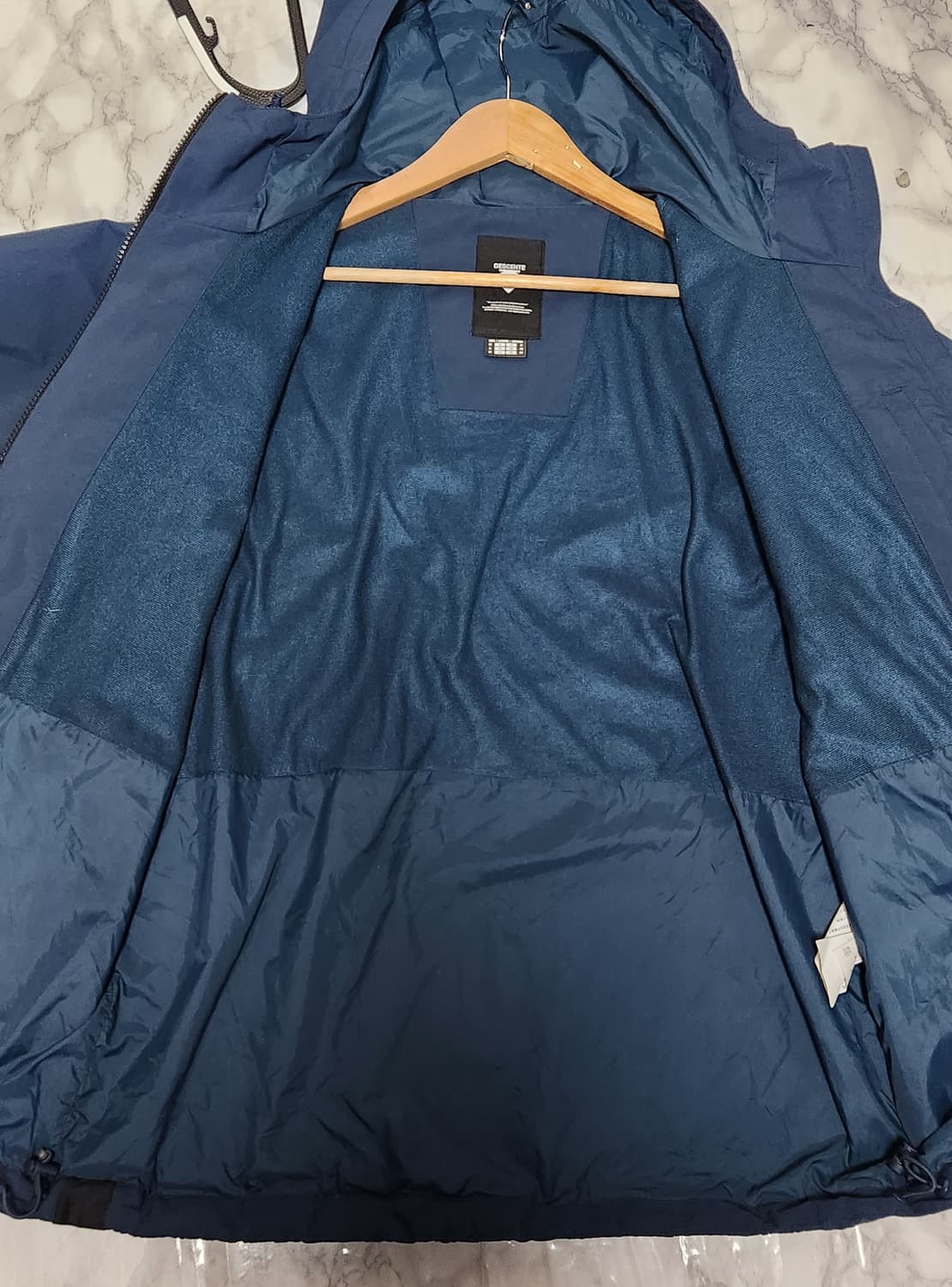 데상트 아우디 바람막이 후드 자켓 상품이미지6