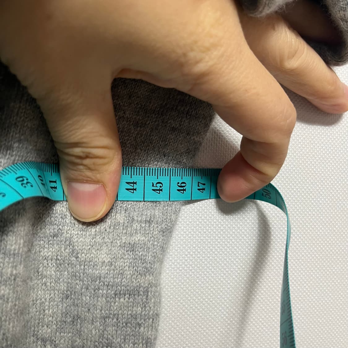 유니클로 캐시미어 100 크루넥 니트  상품이미지4