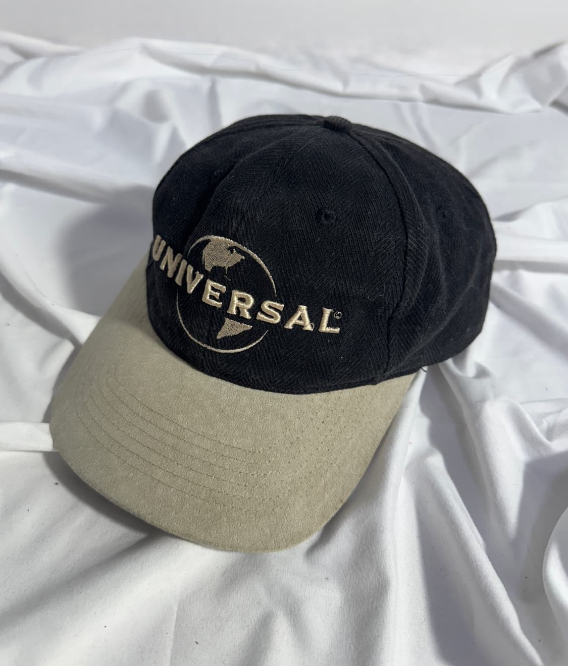 유니버셜 스튜디오 자수 스웨이드 볼캡 상품이미지1