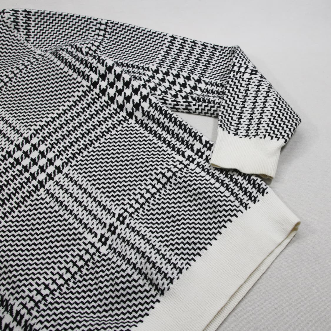 (착용컷) 라코스테 패턴 니트 (남성용 100) 상품이미지6