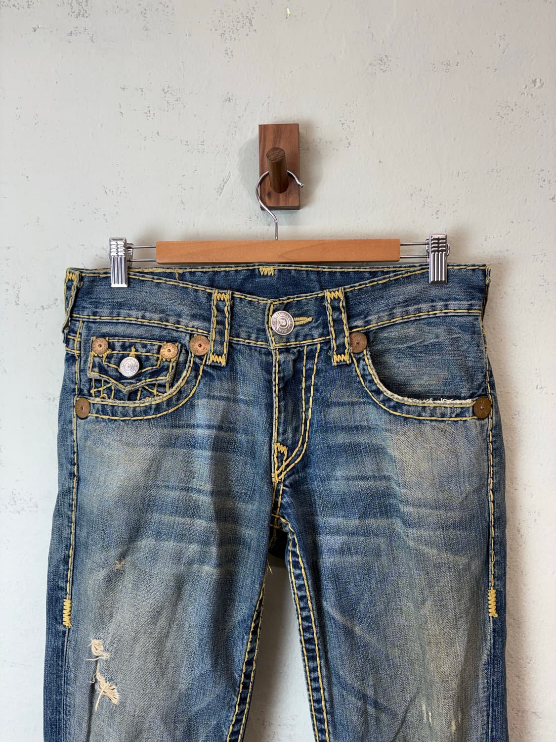 트루릴리전 빈티지 디스트레드 부츠컷 데님팬츠 상품이미지3