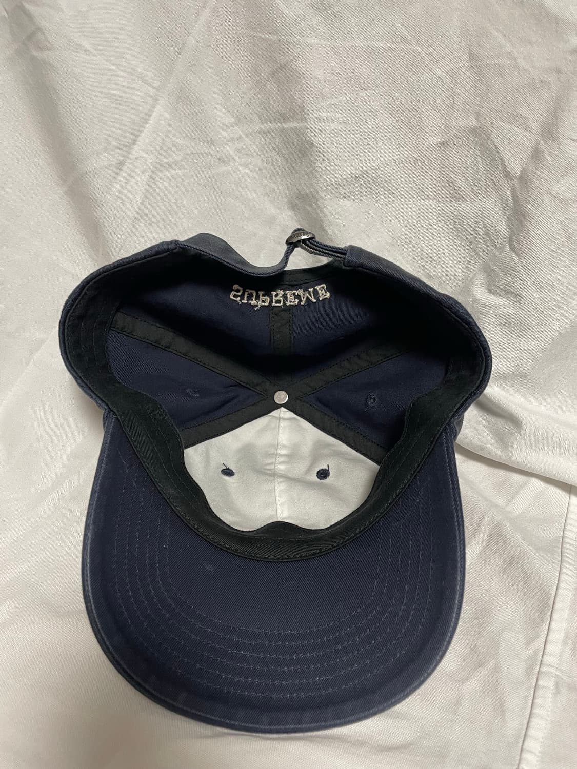 슈프림 블리치드 치노 6-패널 네이비 - 24FW 상품이미지4