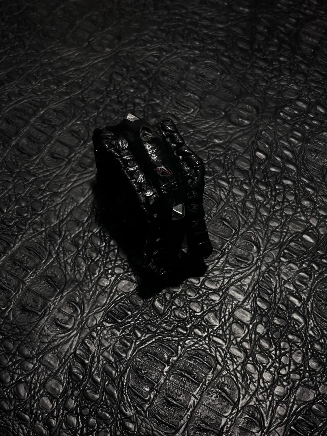 a thin dragon bracelet 상품이미지1
