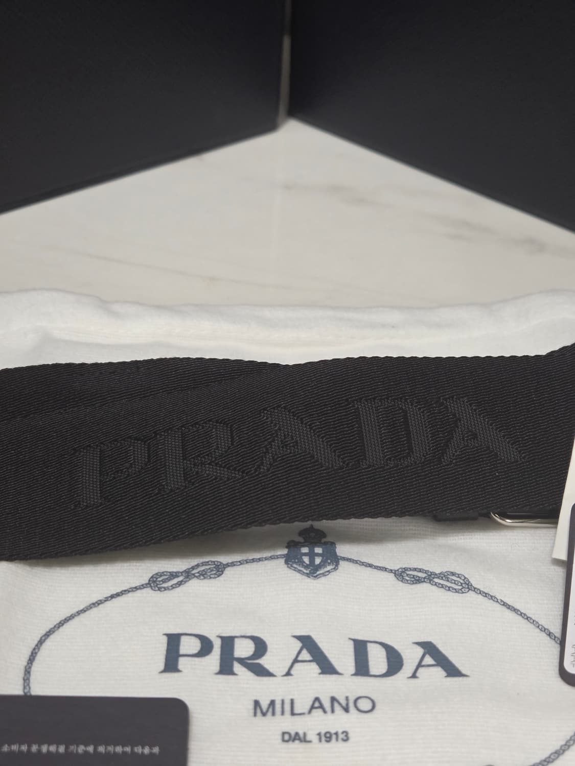 [새상품급, 24년식] 프라다 리에디션 테수토 은장 체인 호보백  상품이미지6