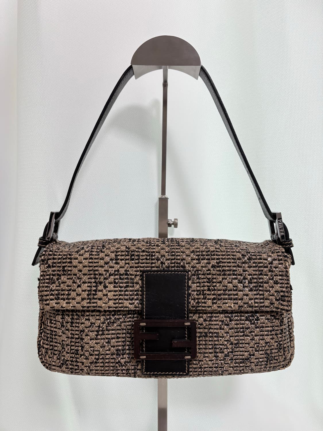 펜디 가죽 바게트백 리미티드 상품이미지1