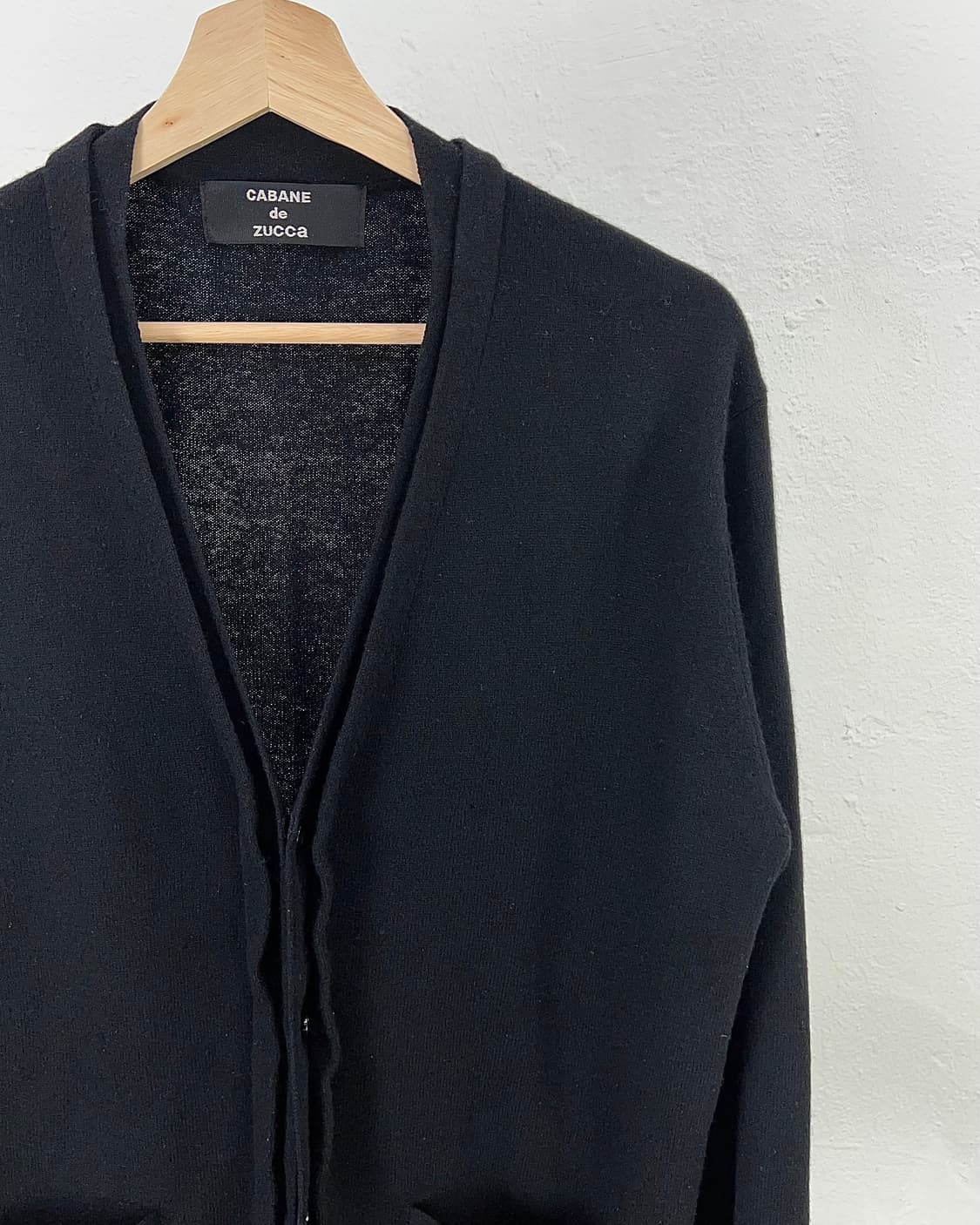 카반 드 주카 블랙 페이크 버튼 오픈 브이넥 울 가디건 상품이미지3