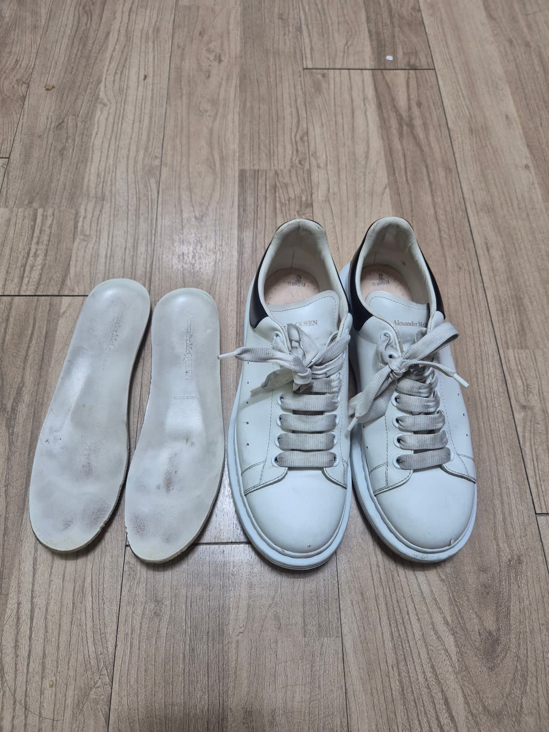 정품 알렉산더 맥퀸 42 사이즈 270-275 상품이미지1