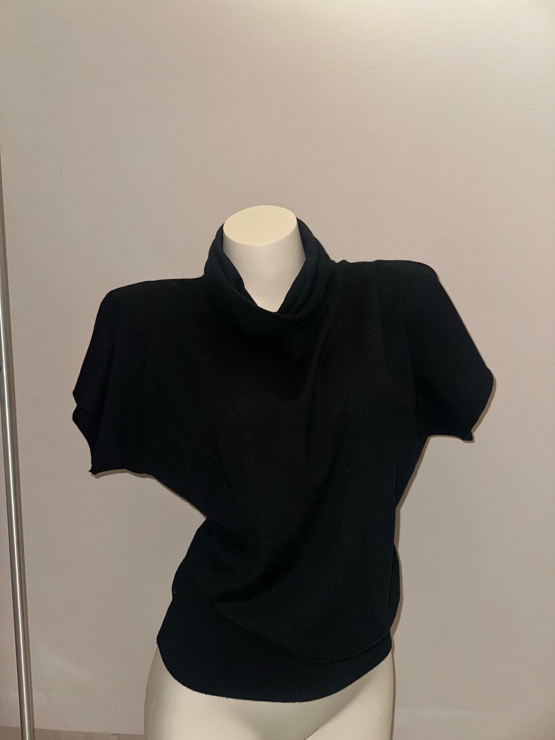 빈티지 블랙 폴라 반팔 니트 상품이미지3