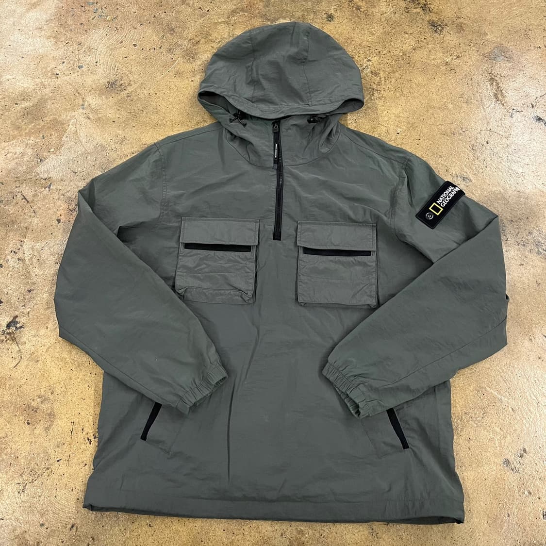 [정품/M] 내셔널지오그래픽 후드 바람막이 점퍼 카키 b17 상품이미지2