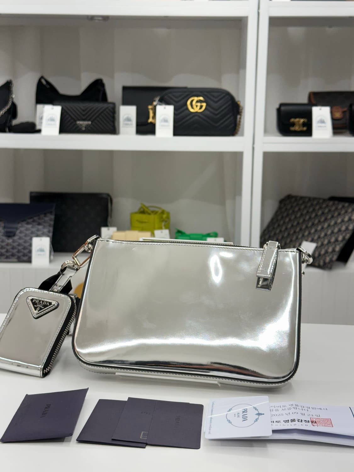 [OS] 프라다 브러쉬드 레더 크로스백 상품이미지2