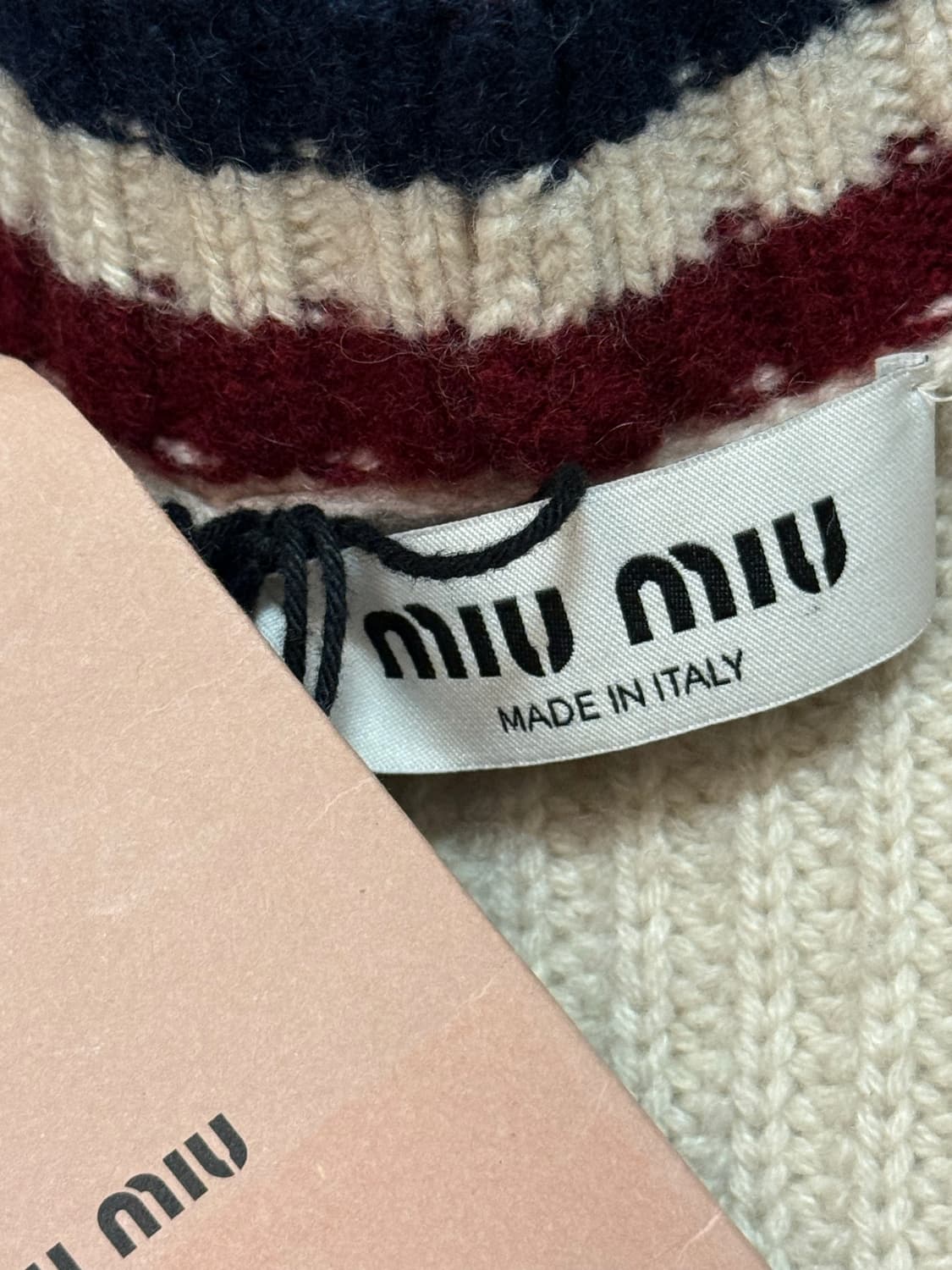 [새상품] 미우미우(Miu Miu) 25FW 캐시미어 스트라이프 가디건 상품이미지3