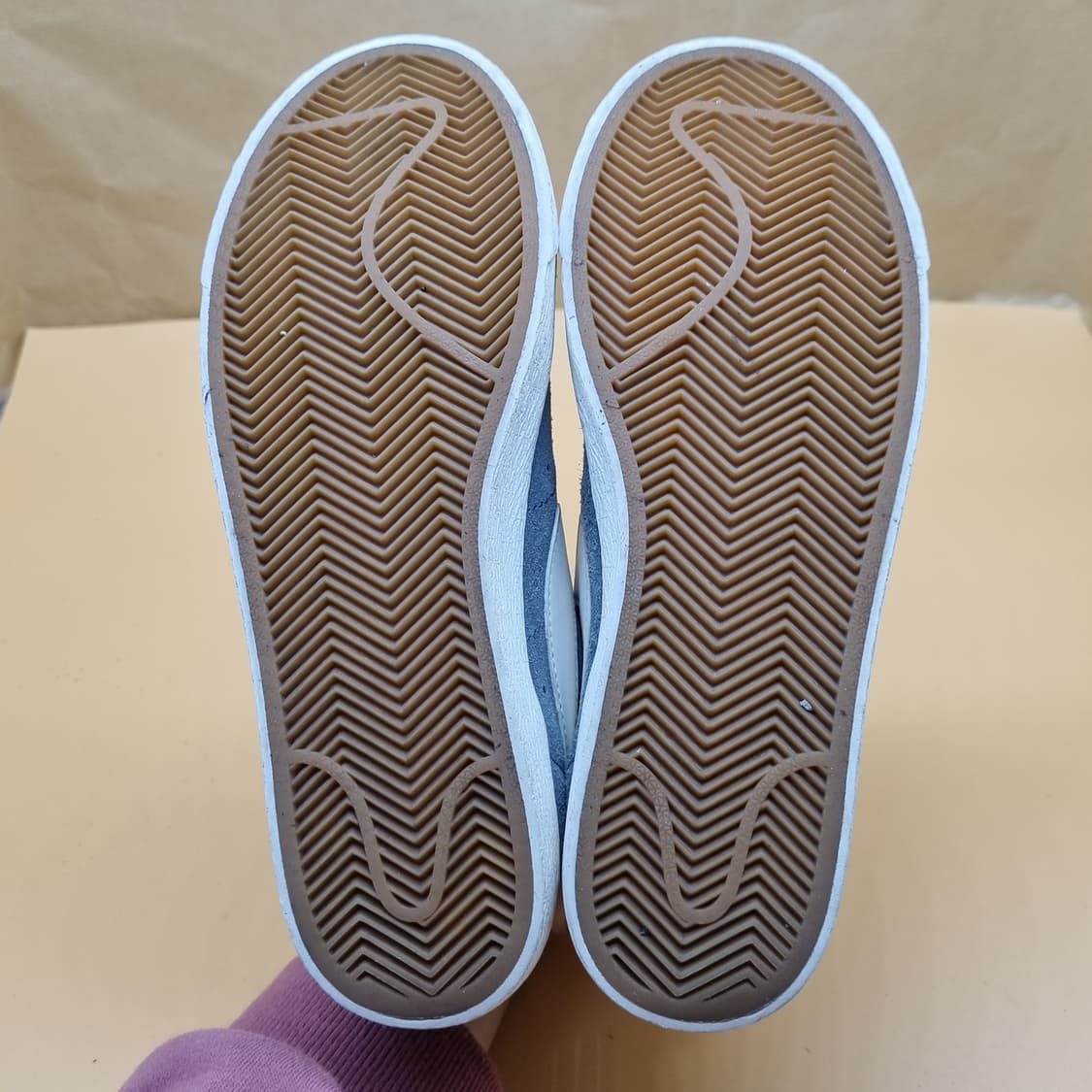 나이키 블레이저 스웨이드 여성미드230  상품이미지3