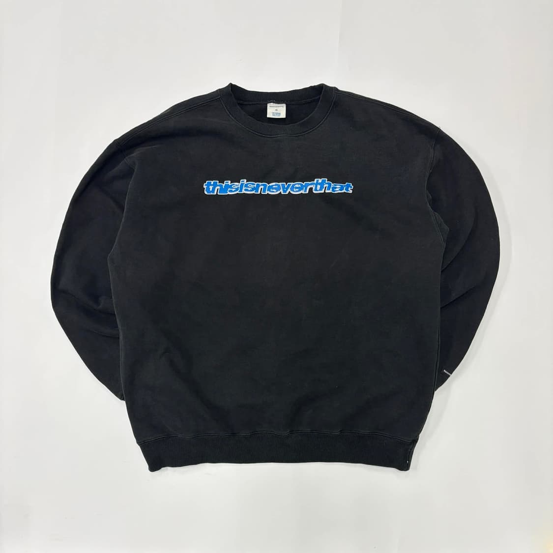 디스이즈네버뎃 T로고 블랙 스웨트셔츠 맨투맨(XL) 상품이미지2