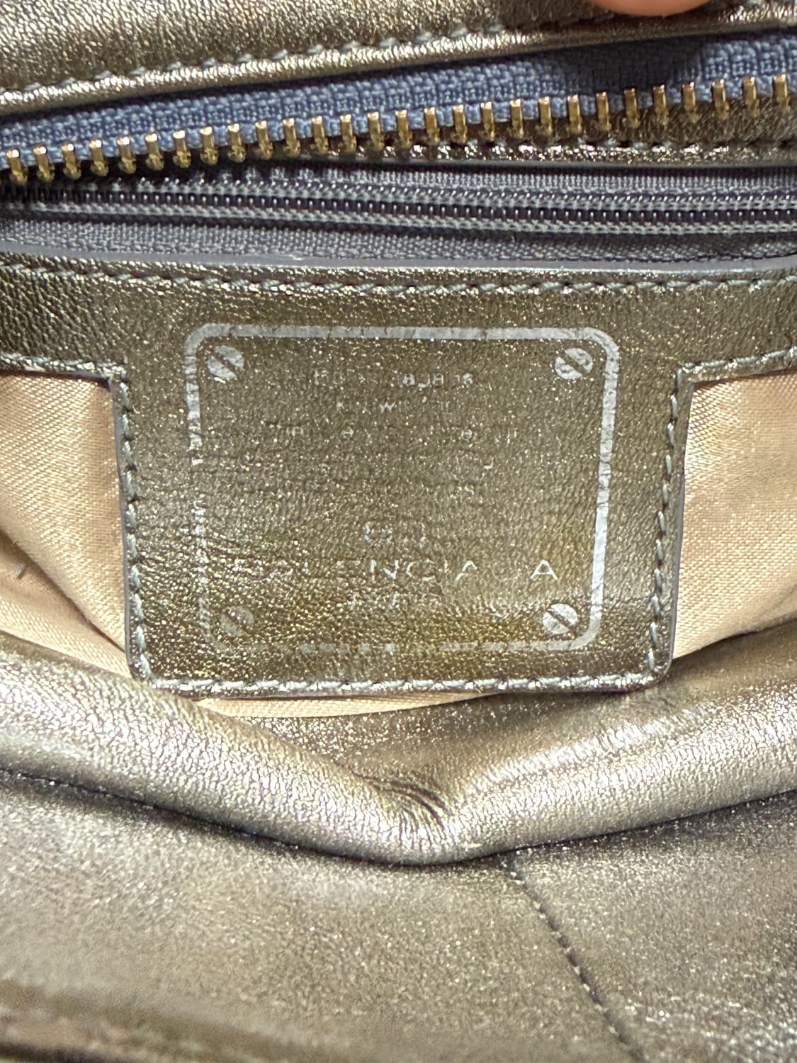 발렌시아가 00's 메탈릭 퀼팅 체인백 상품이미지4