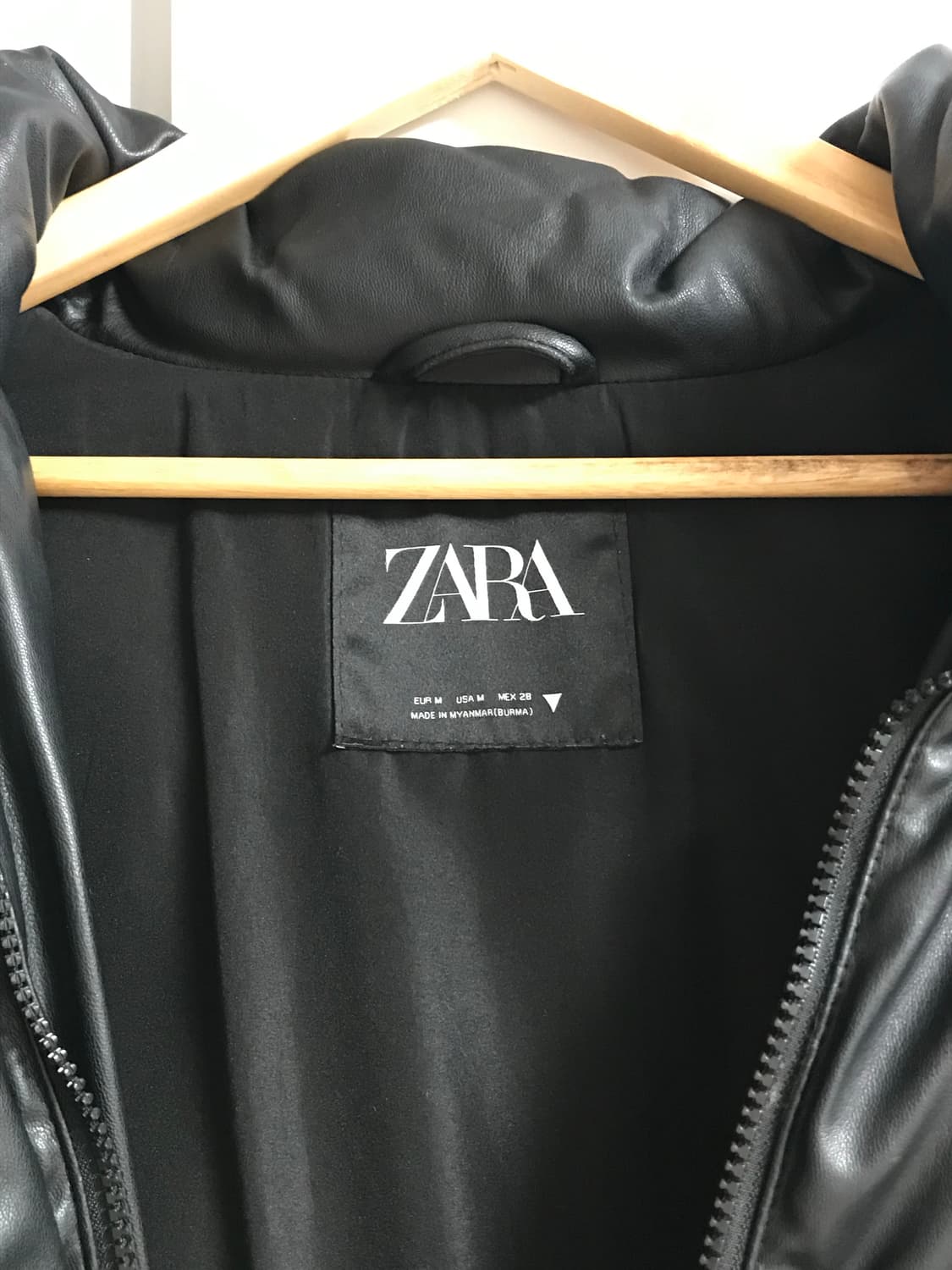 자라 레더 숏패딩 상품이미지3