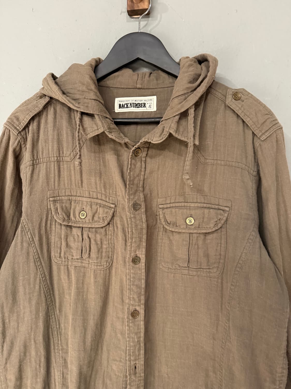 back number pocket detail hood shirt  상품이미지6