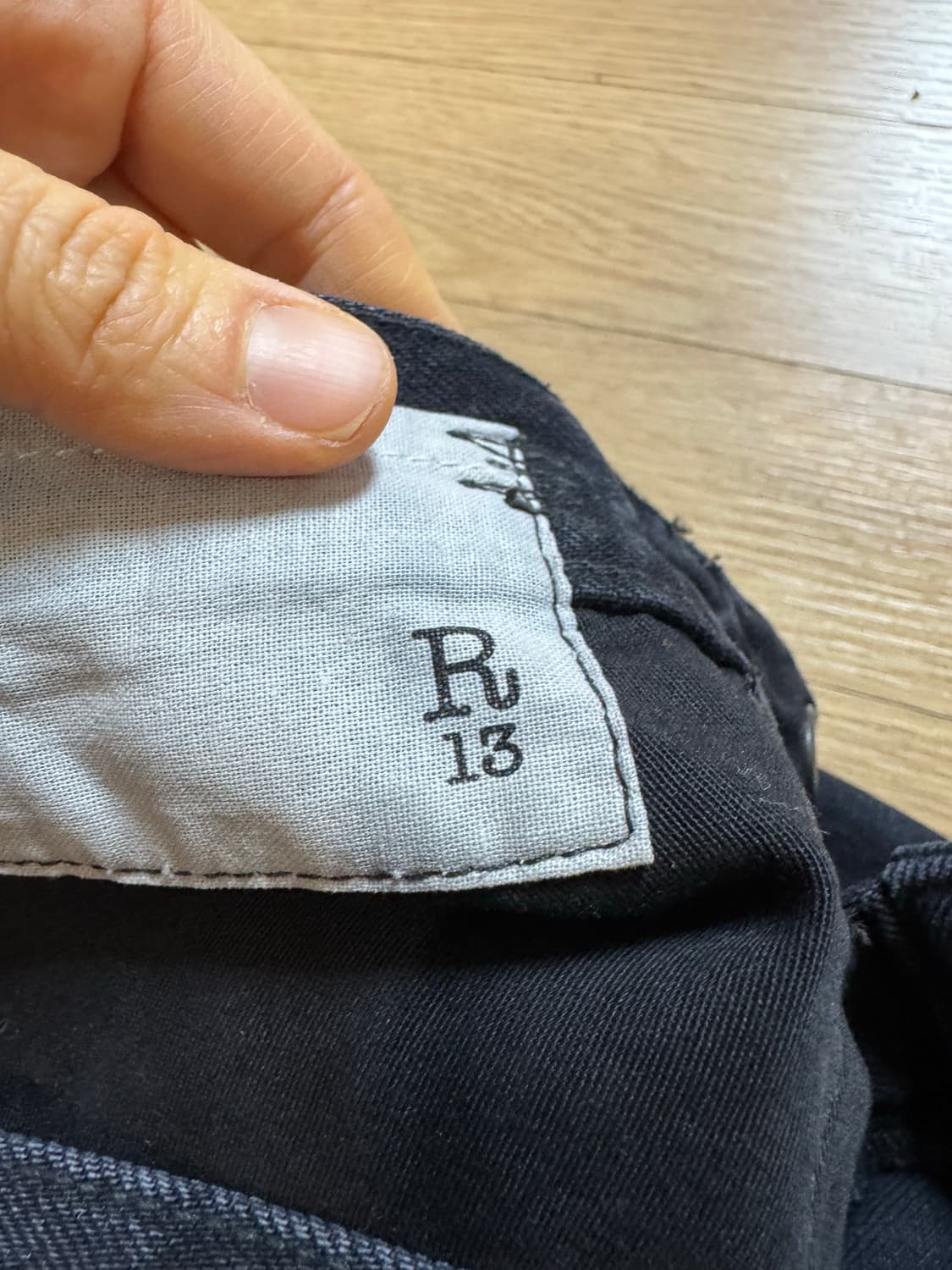 R13알써틴 블랙 데님 상품이미지4