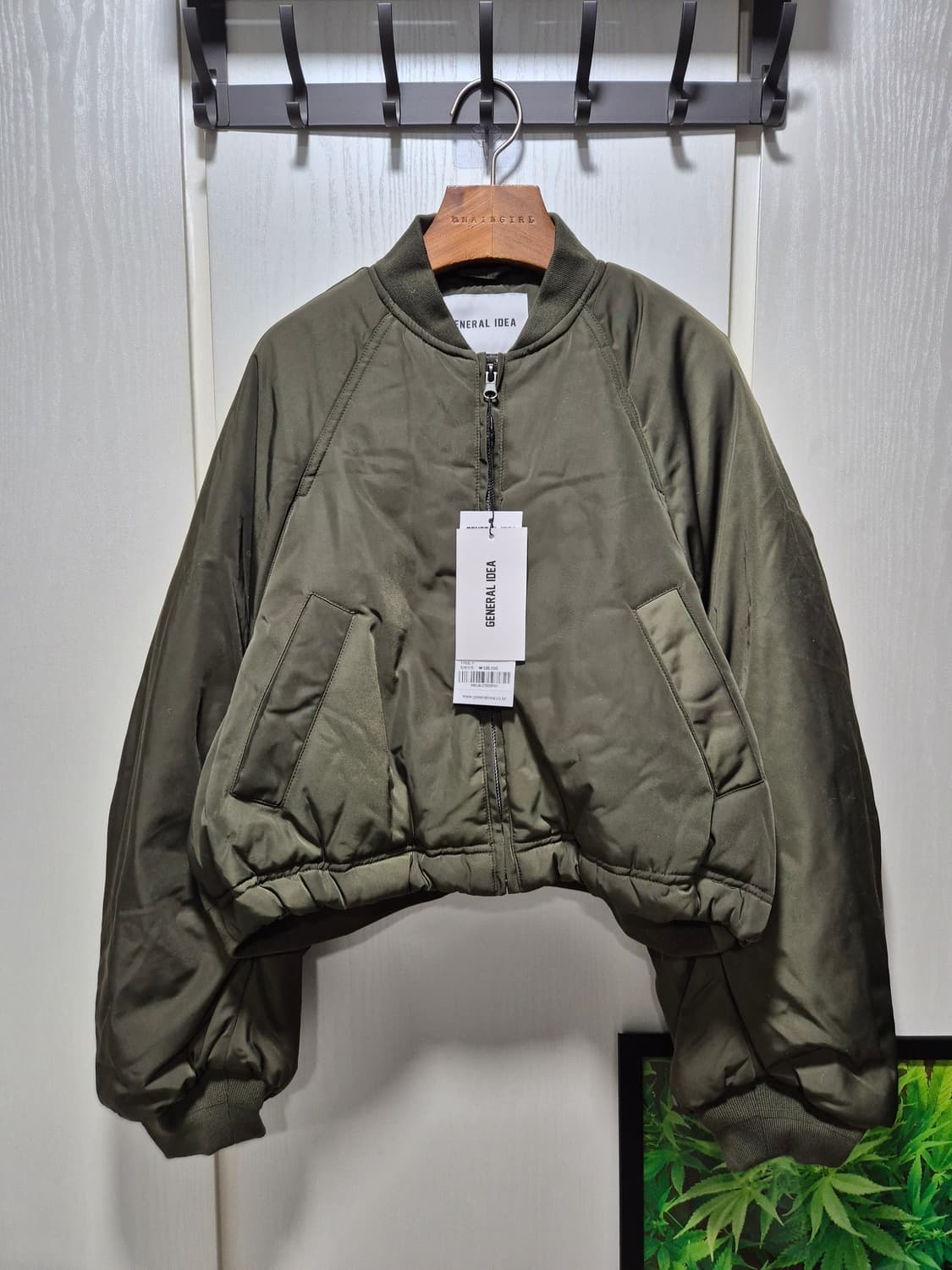 제너럴아이디어 크롭 MA-1 봄버 자켓 카키.새상품 상품이미지1