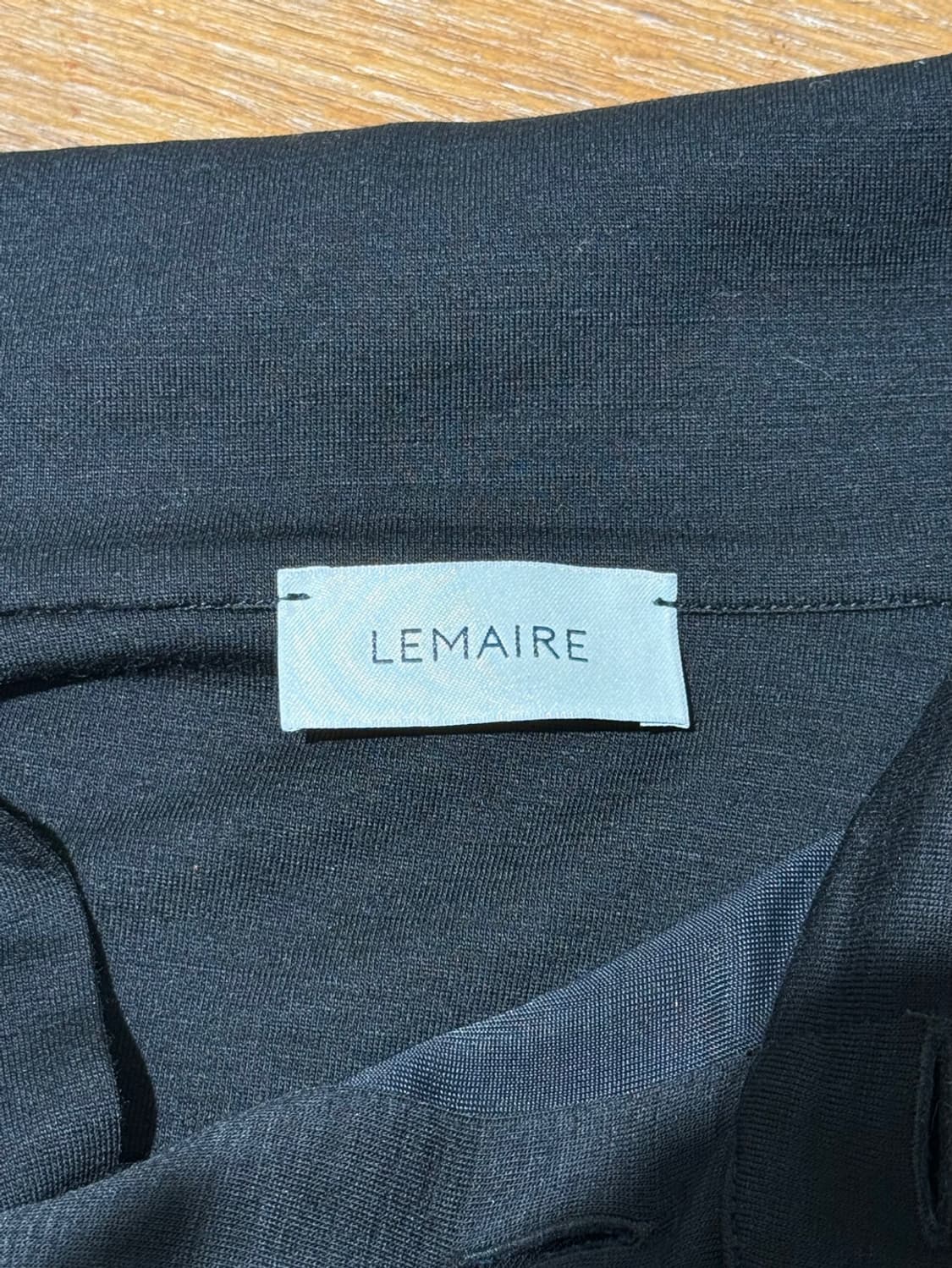 르메르 블랙 비스코스 울 혼방 헨리넥 롱 슬리브 상품이미지7