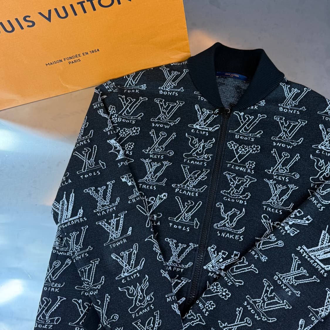 [리오브] 루이비통 카툰 LV 블루종 상품이미지3