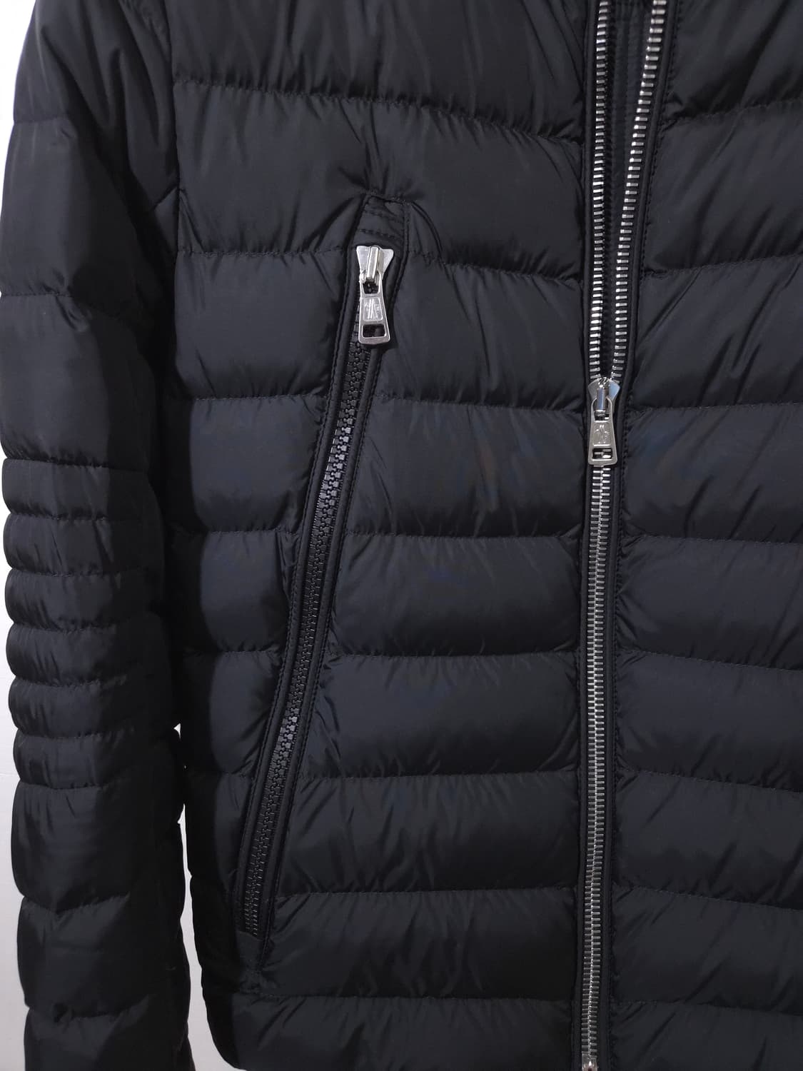 [새상품급, 2Size] 몽클레어 아미오트 숏 다운 패딩  상품이미지5