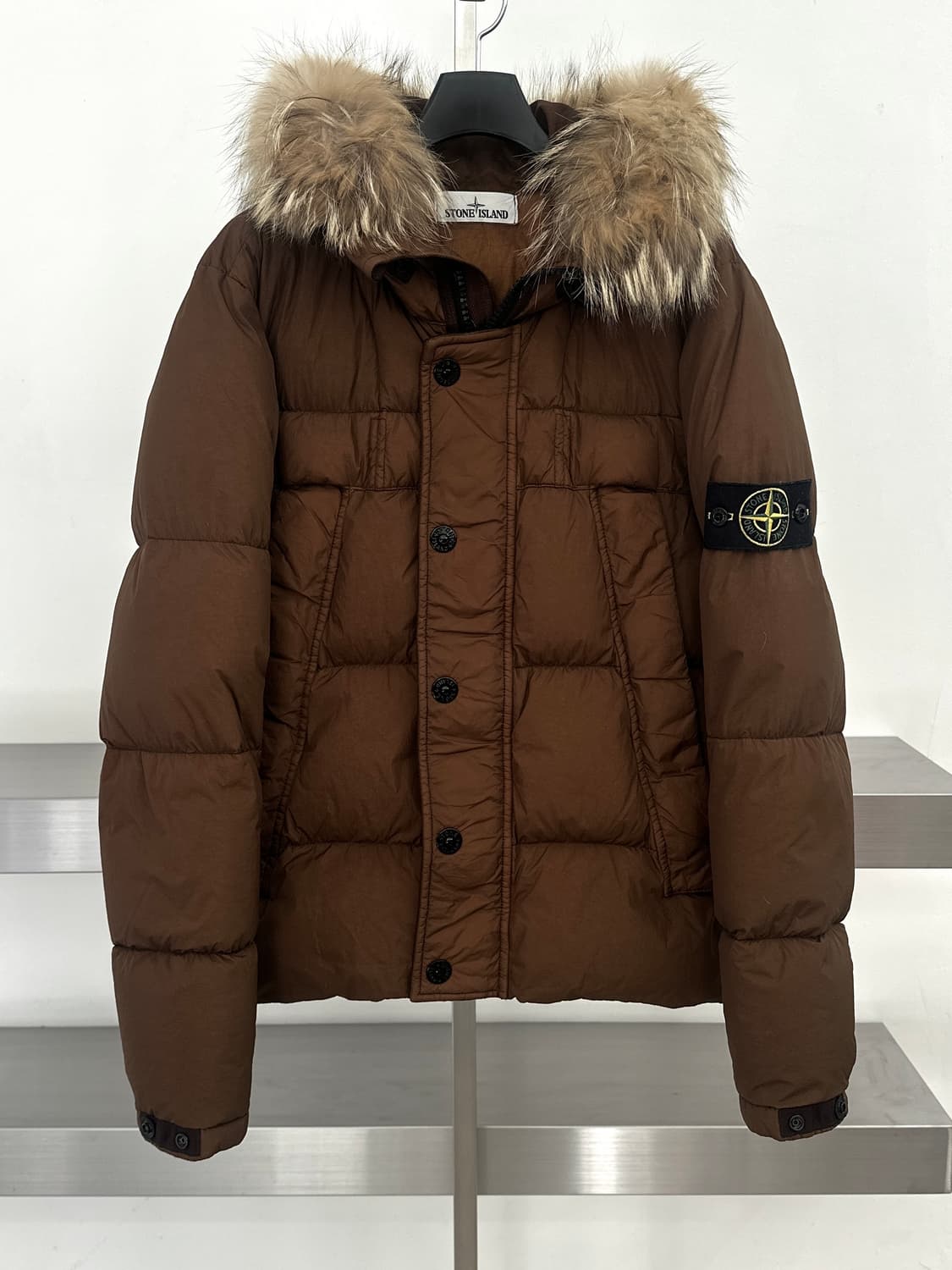 스톤아일랜드 와펜 크링클랩스 퍼 패딩 상품이미지1