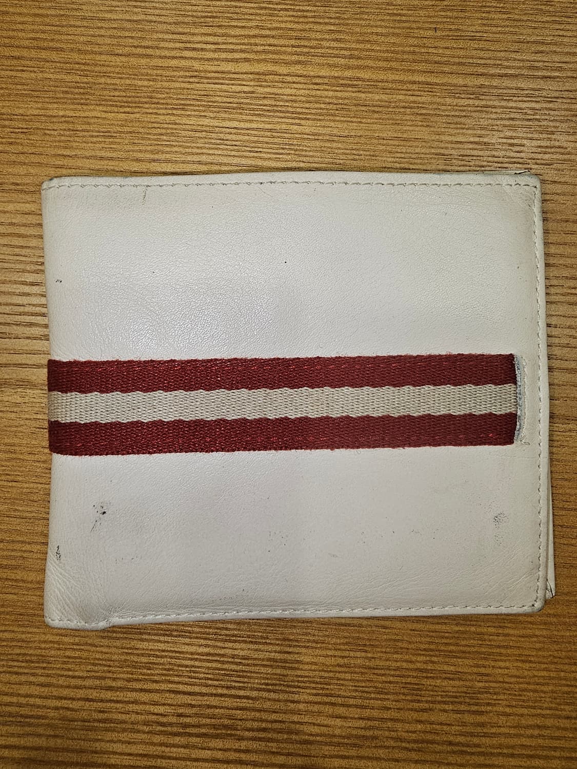 발리 화이트 가죽 반지갑 상품이미지1