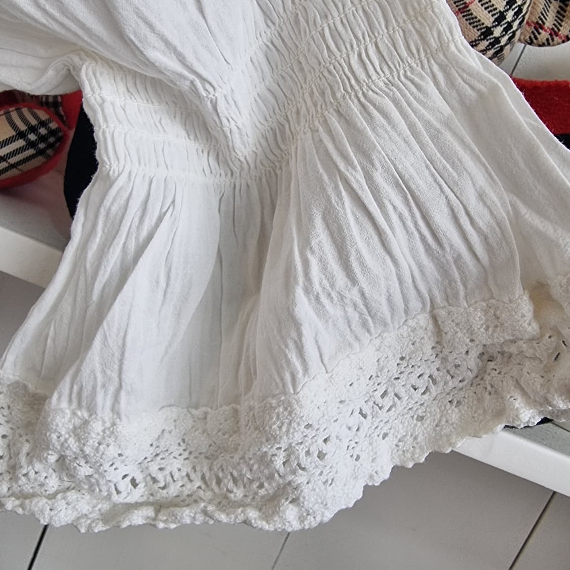 화이트 레이스 오프숄더 블라우스 상품이미지4