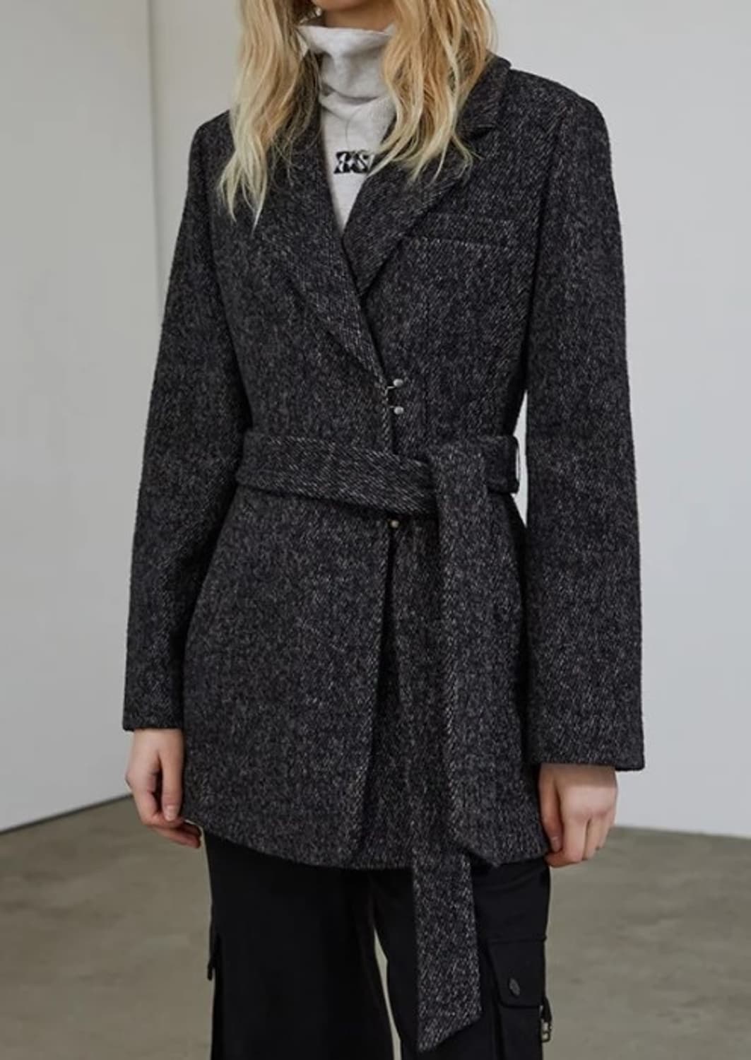 에고이스트 테일러드 카라 벨티드 자켓 (제트 블랙) - 미착용 새상품 상품이미지7