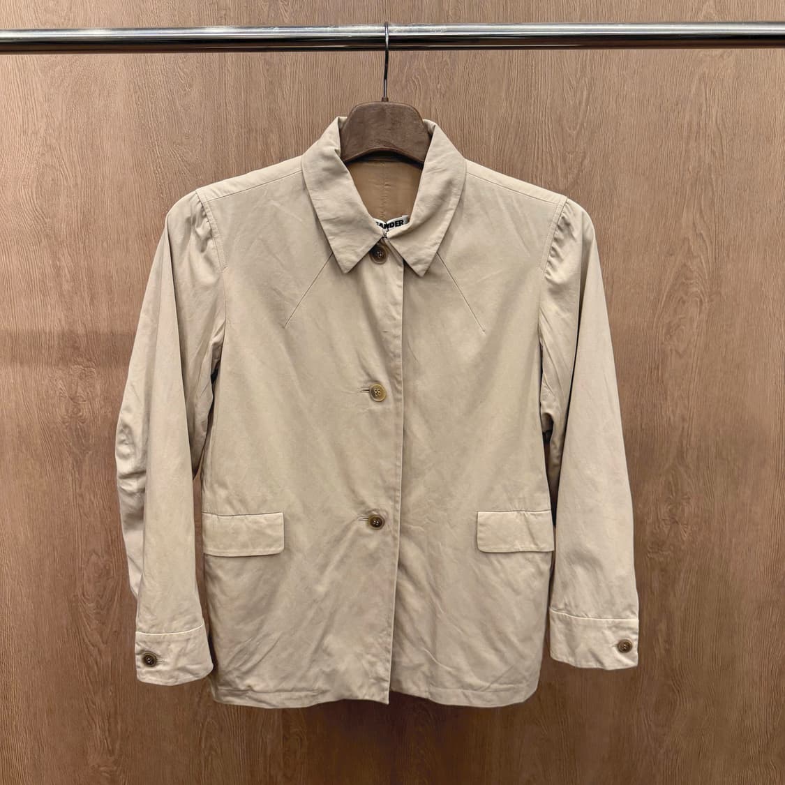 질샌더 테일러드 자켓 싱글 버튼업 플랩 포켓 디테일 레귤러핏 베이지 상품이미지2