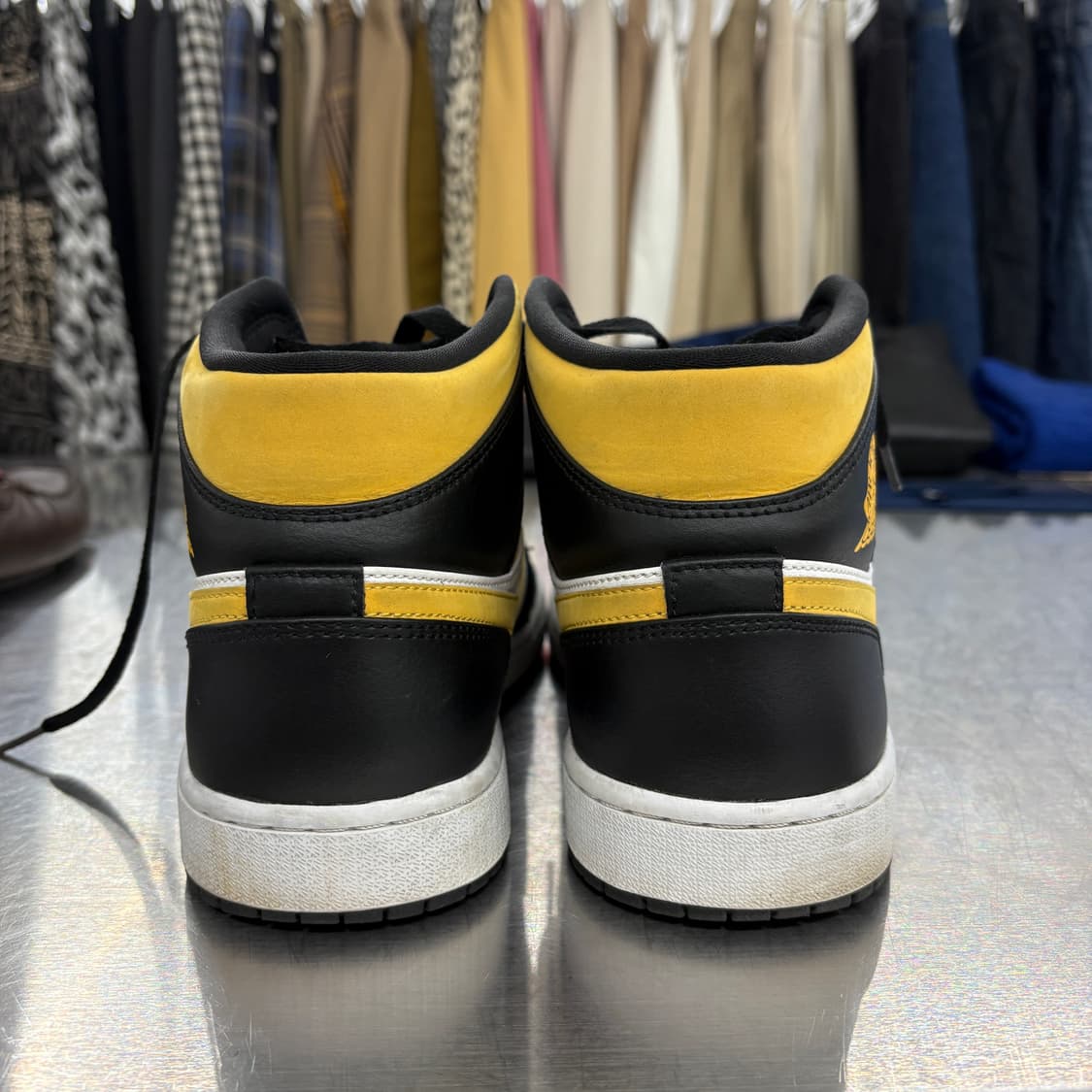 나이키 에어 조던 1 미드 블랙/옐로우 275mm 상품이미지5