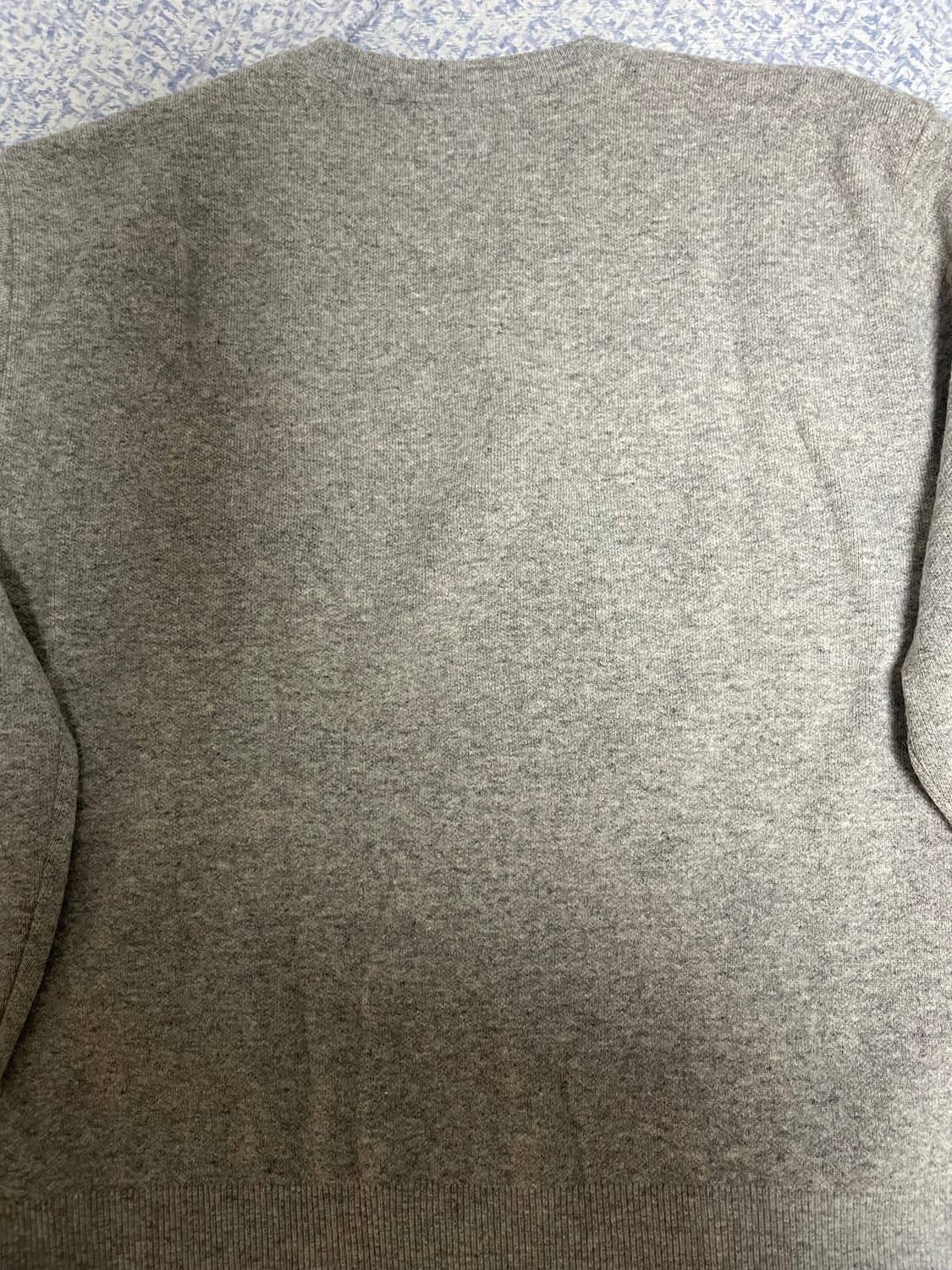 999휴머니티 로고 크루넥 니트 3 그레이 상품이미지3