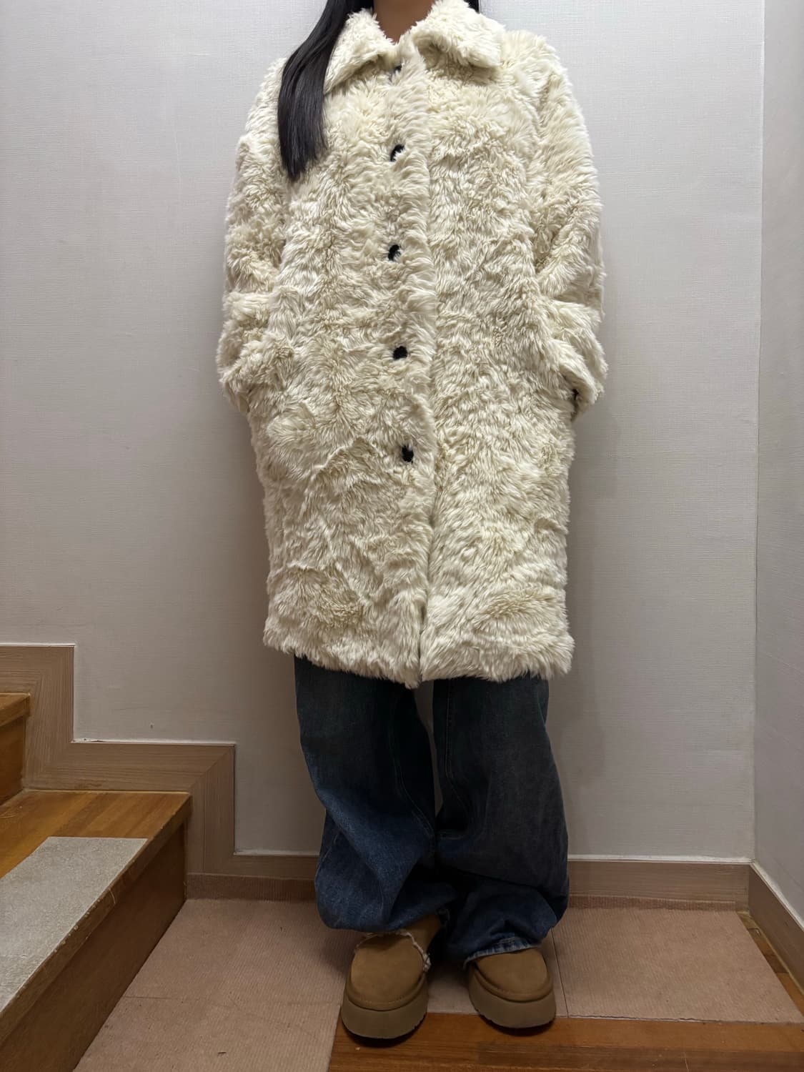 포에트서울 아이보리 롱 퍼 코트 상품이미지2