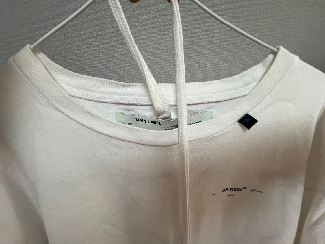 오프화이트 반팔 티셔츠 상품이미지3