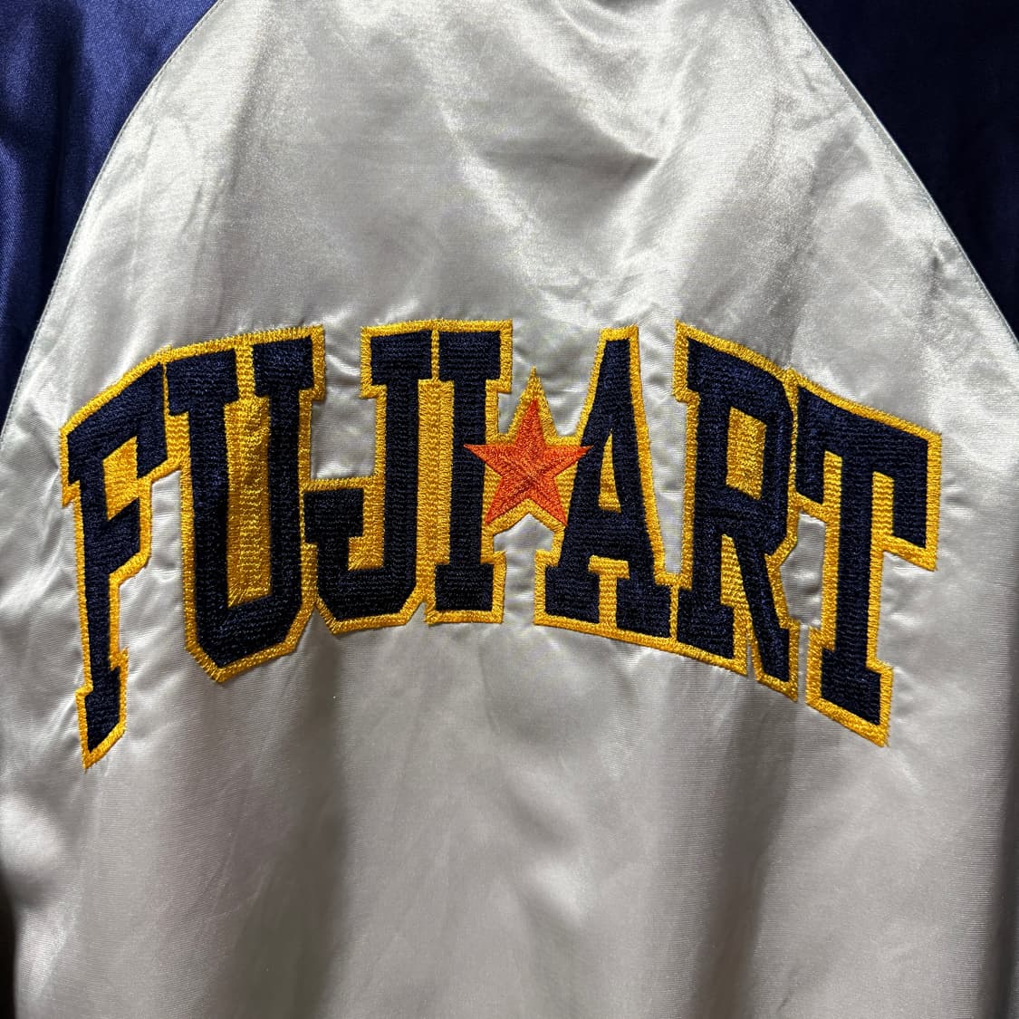 Fuji 후지 아트 올드스쿨 자수 패치 디테일 사틴 바시티 자켓 상품이미지7