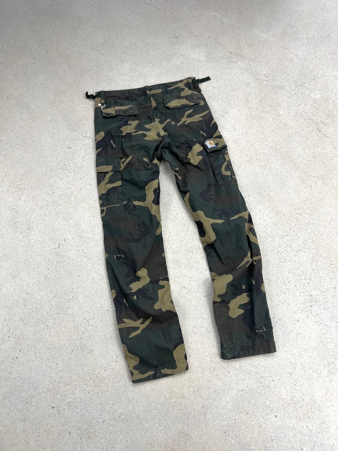 칼하트 WIP 에비에이션 카모 팬츠  상품이미지3