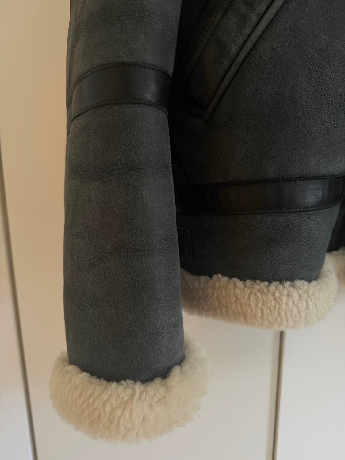 아크네 스튜디오 무스탕 48 상품이미지3